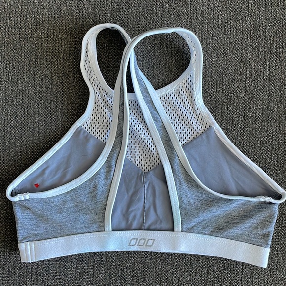Lorna Jane Sports Bra - Picture 2 of 3